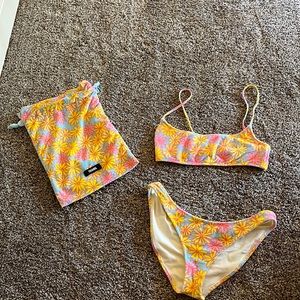 Triangl bikini with matching bag